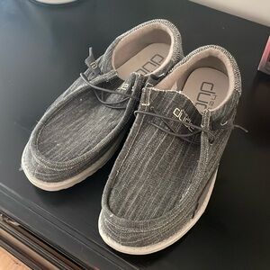 Men’s Hey Dudes Size 11 Never Worn